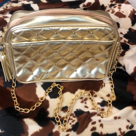Chateau Handbags - GOLD vintage bag